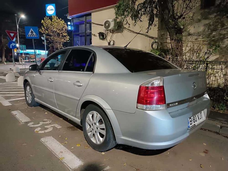 Opel Vectra 1.9CDTI, 150 CP, pilot automat, roti iarna, senzor ploaie.