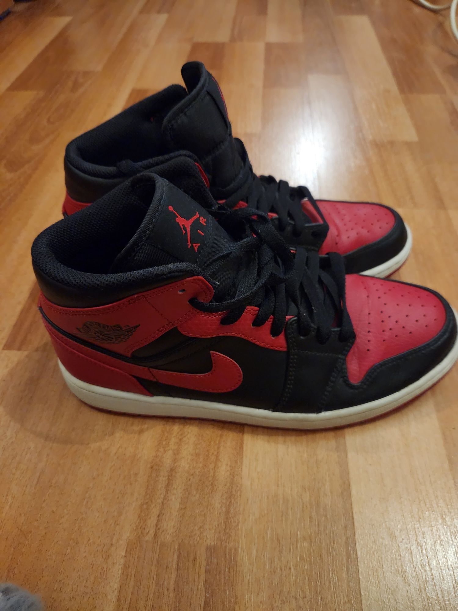 AIR JORDAN 1 mid banned EUR 42 / US 8.5