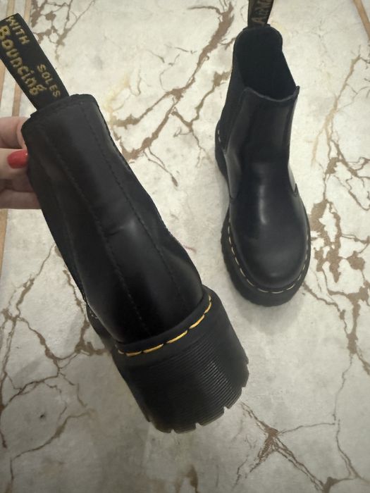 Ghete noi dama Dr. Martens
