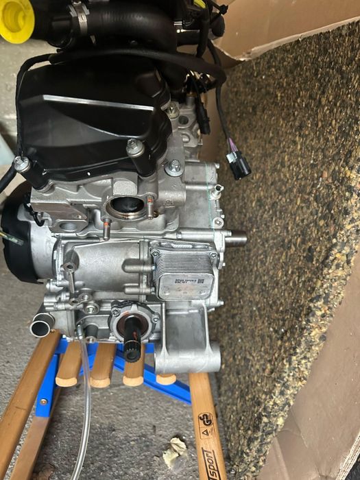 Motor Can am outlander renegade 1000R