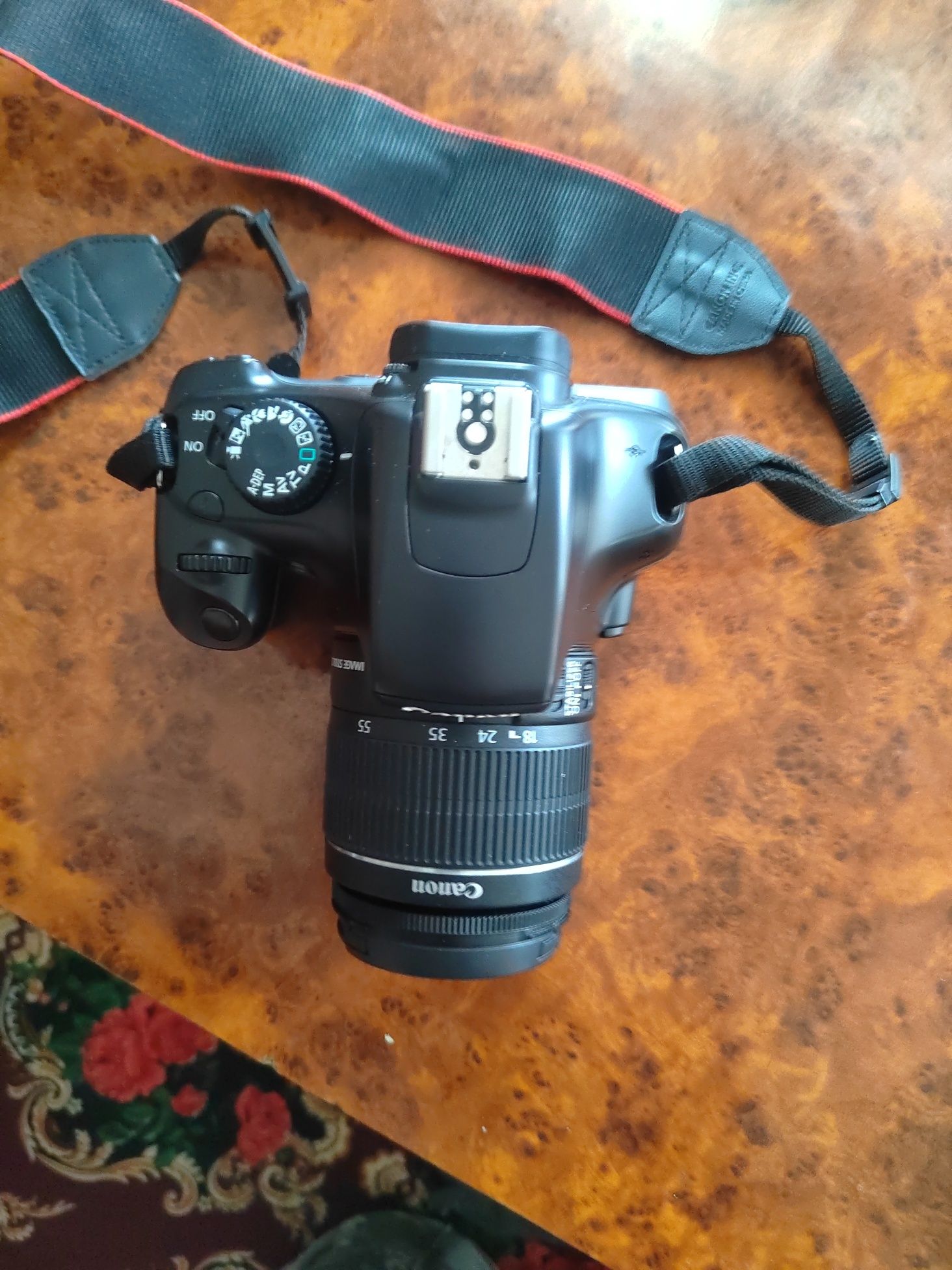 canon EOS1100D...