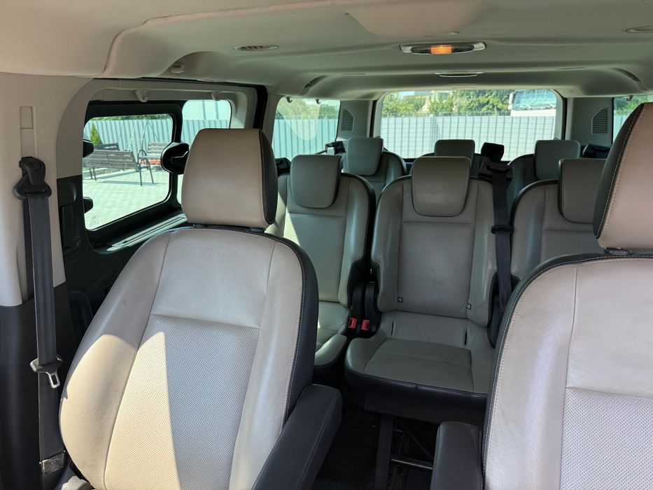 Ford Tourneo Custom 9 locuri 2.2 tdci 155 cp Piele