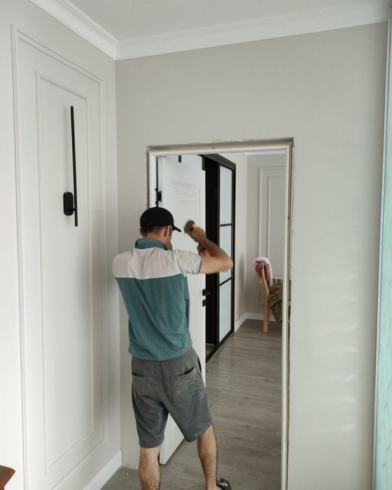 Ремонт квартир/Эмульсия-побелка/ Обои/ламинат/сантехника/электрика.