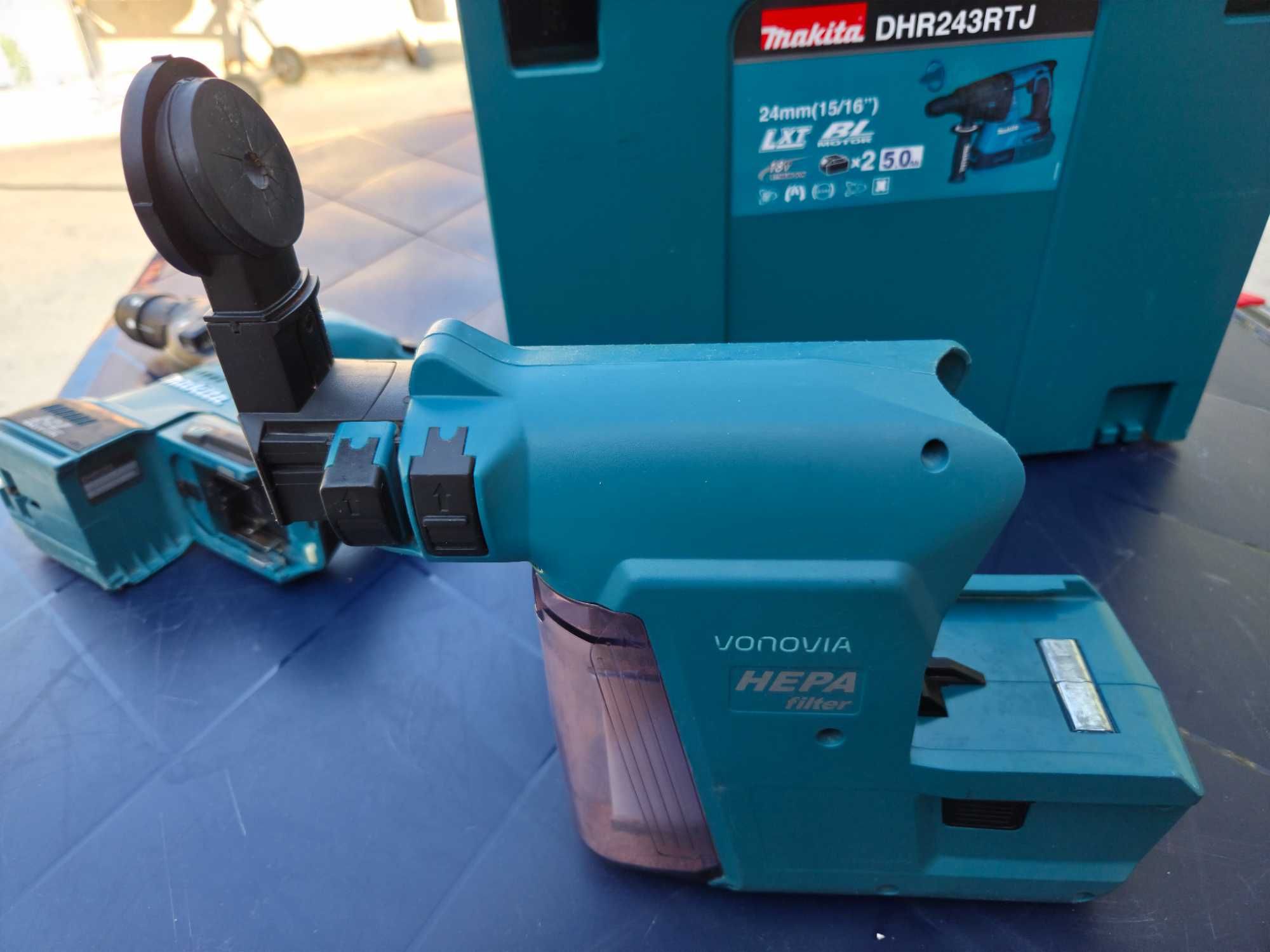 Makita DHR243 + DX02 прахоуловител – професионален перфоратор 18V
