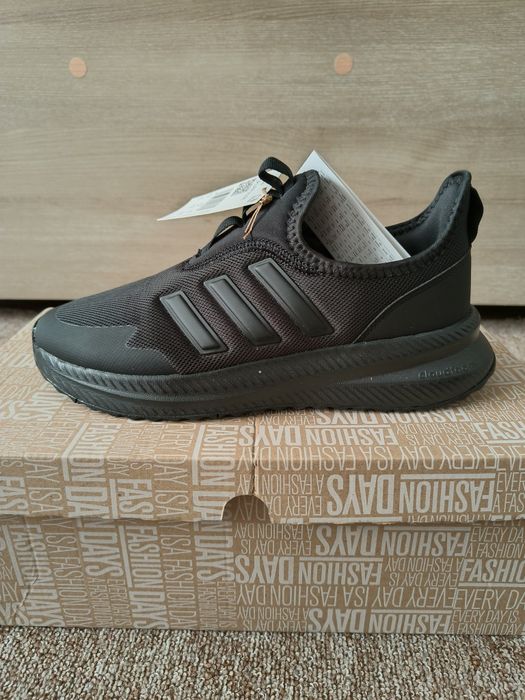 Adidasi adidas noi marimea 40