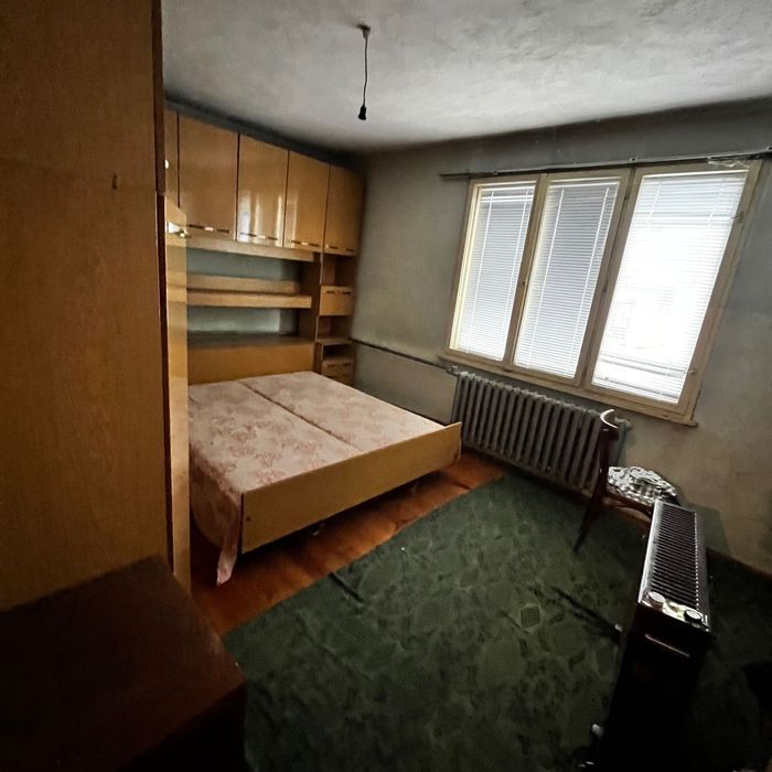 Двуетажна къща 160кв.м + двор 1200кв. м