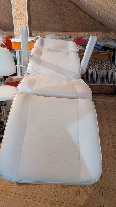 Козметичен стол с табуретка