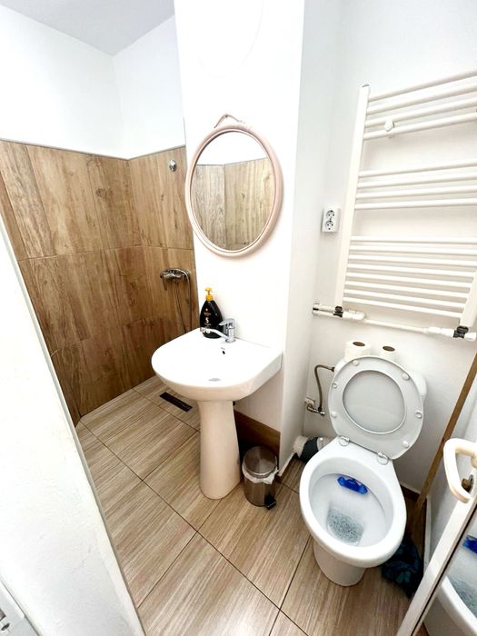 Inchiriez garsoniera