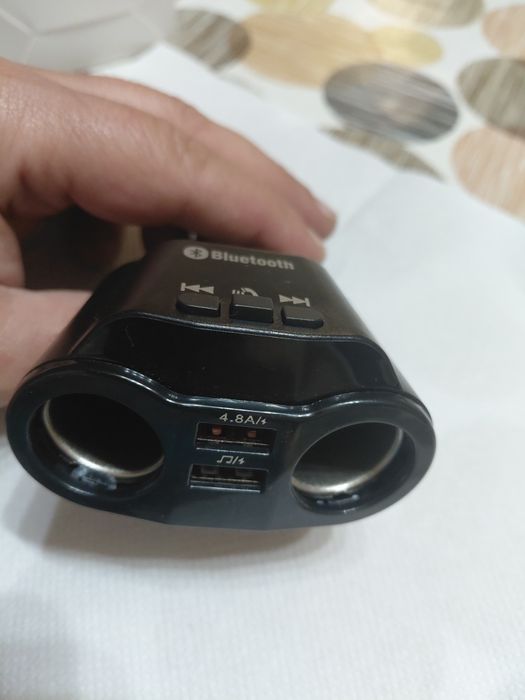 Блуутут зарядно за слушане на музика през радиото