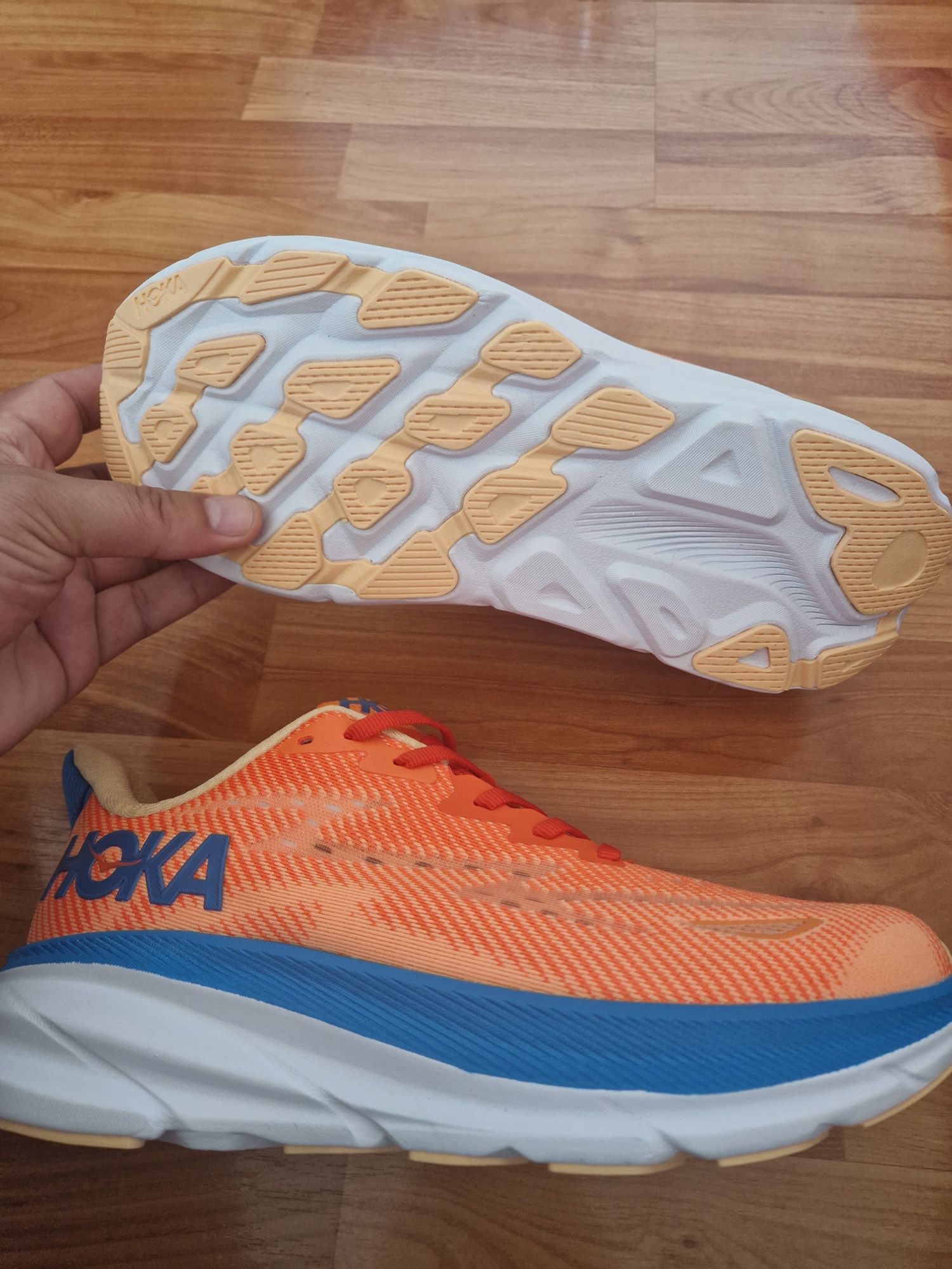 Adidași Hoka Clifton 9