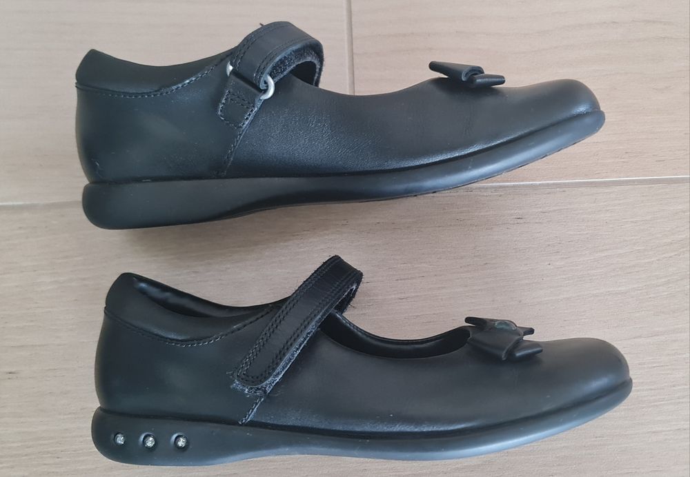 Кожени обувки Clarks Кларкс и Disney Мини маус 33-34 + ПОДАРЪЦИ