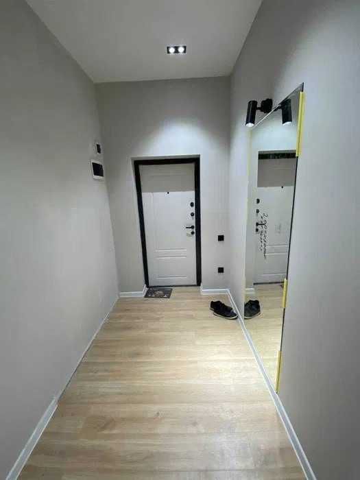 2-комнатная 50 м², авторский ремонт, 4/6, Grand City, центр, Узбум`