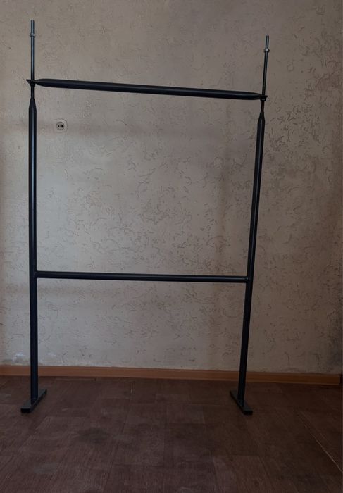 Станок для ручной работы ковра. Қолдан кілем тоқүға арналған станок