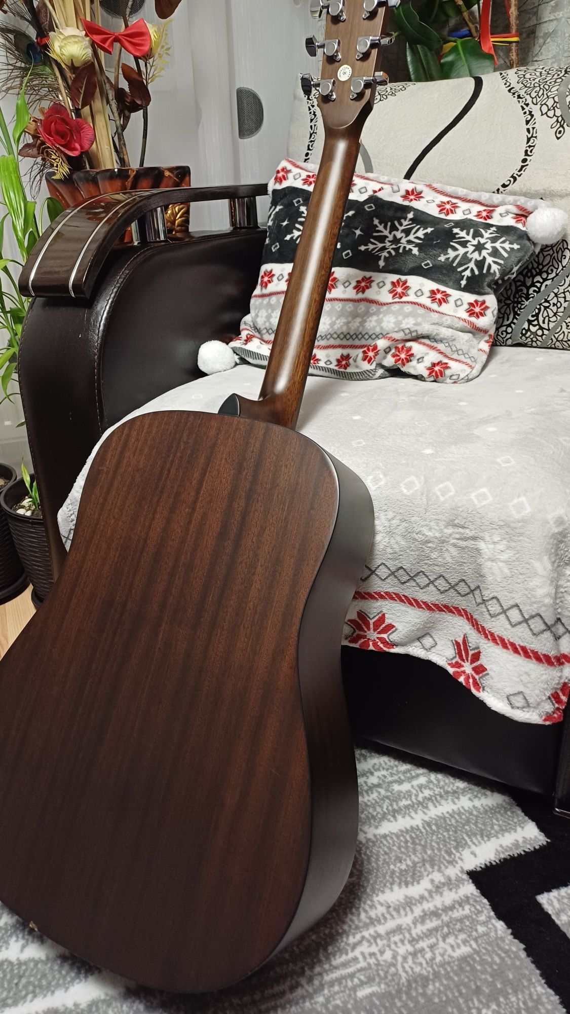 Chitară Fender Acoustics pe stânga