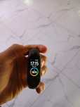Продам фитнес браслет Mi band 4