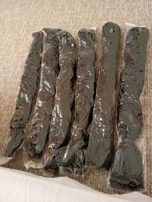 Extensii din par sintetic pentru codițe africane