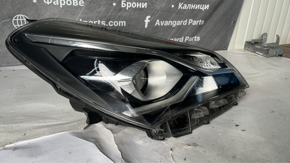 2 броя десен фар Toyota Yaris 3 2017-