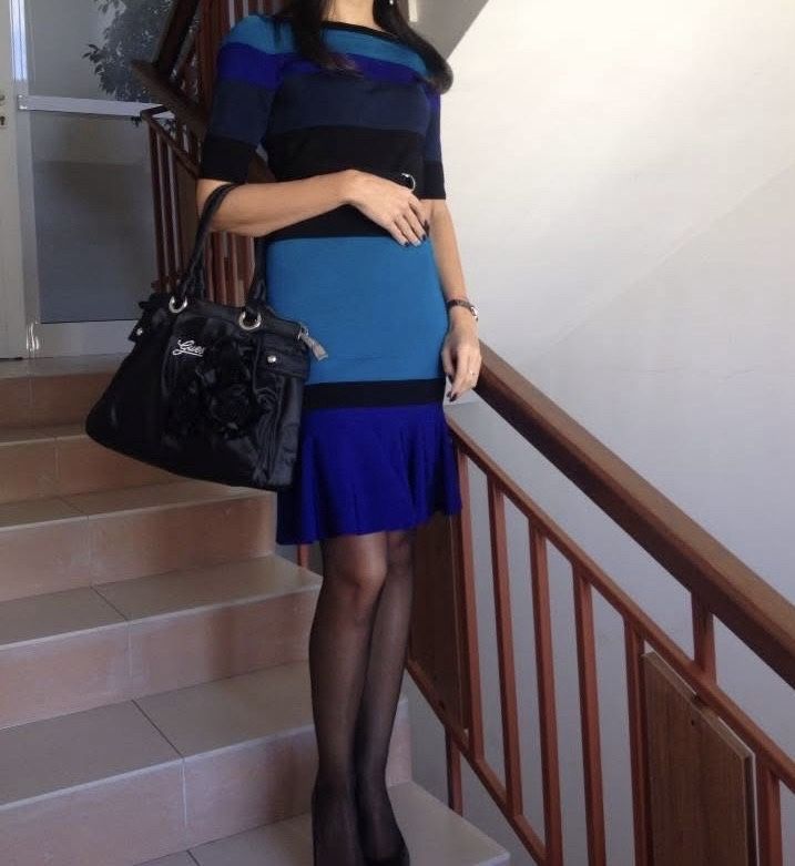 Продавам рокля Karen Millen