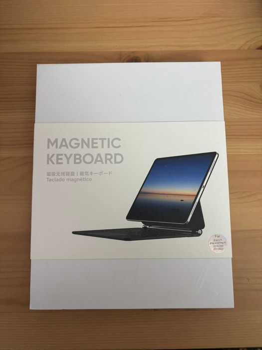 Magnetic Keyboard для iPad Air 11 - безупречное состояние