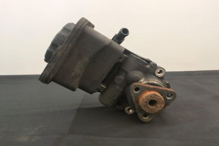 Pompa Servodirectie 2.5D 256D2 / 7693974101 BMW Seria 5 E60/E61
