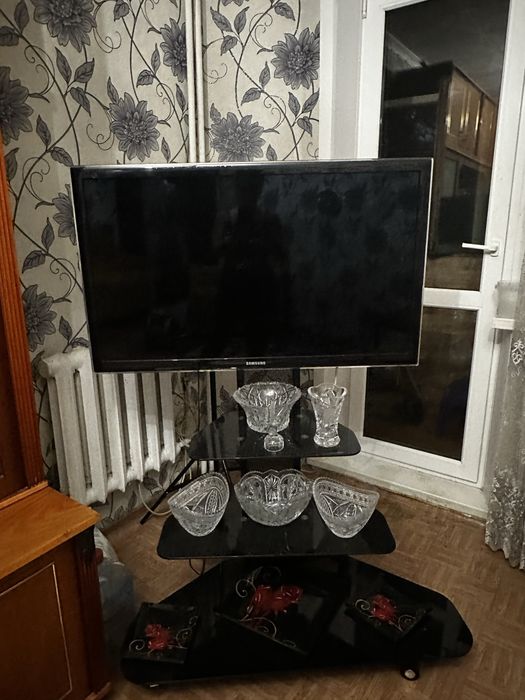 Продаю телевизор самсунг