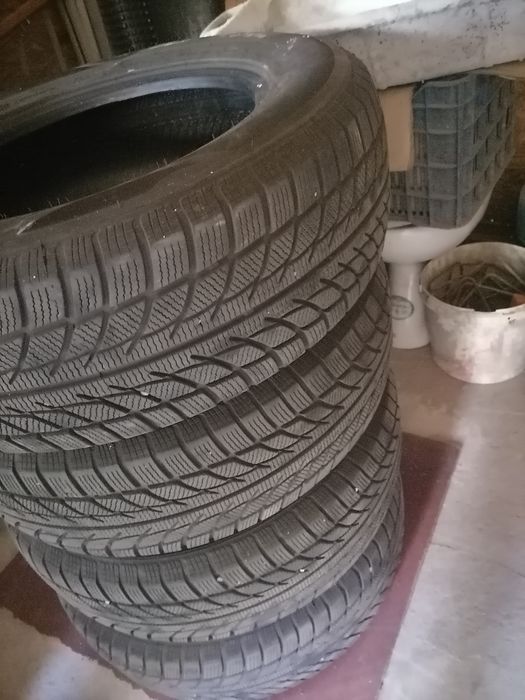 Anvelope M+S 235 65 R17