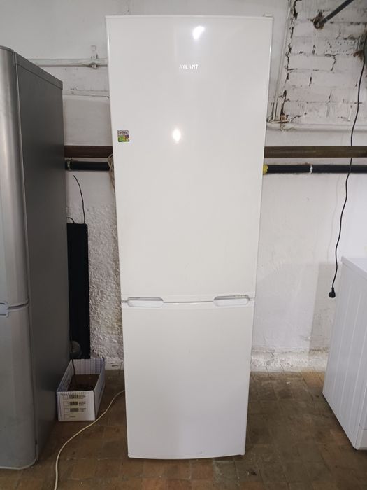 Продам холодильник.Доставка до подъезда бесплатно