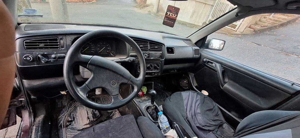 Голф 3 2.0 115кс  на части