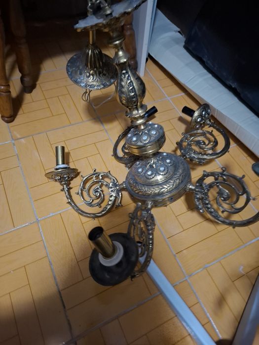 Продам  бронзовую  хрустальную люстру