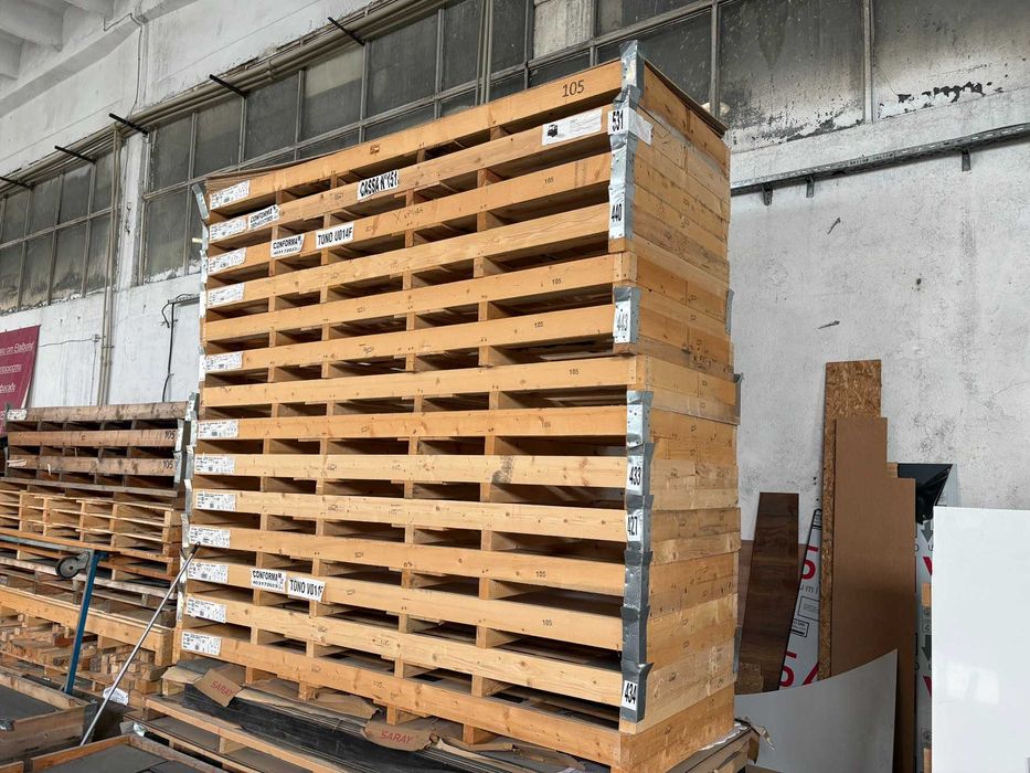 Дървени Палети с размери 105см х 308см