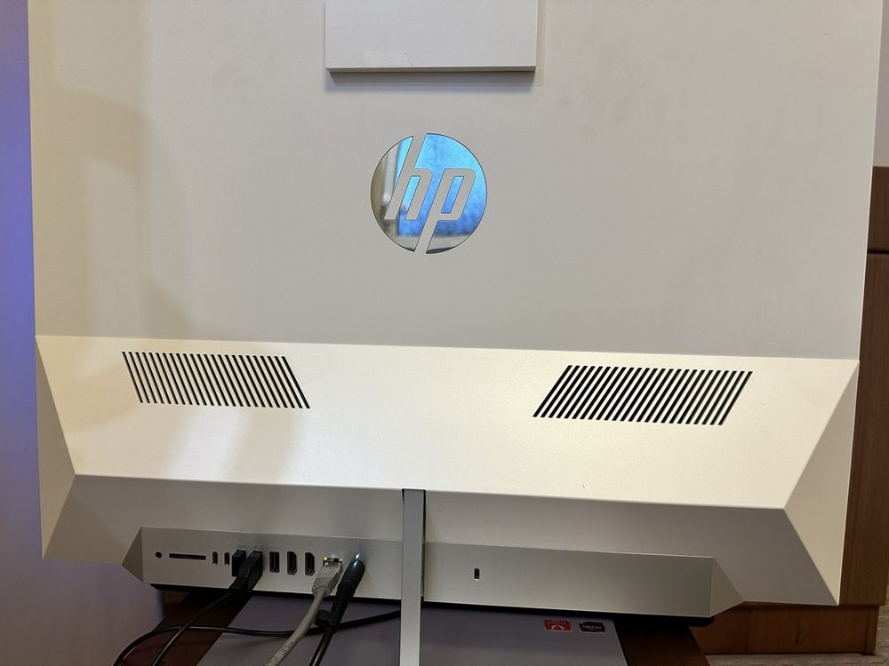 Настолен компютър HP Pavilion All-in-One 24-xa0xxx