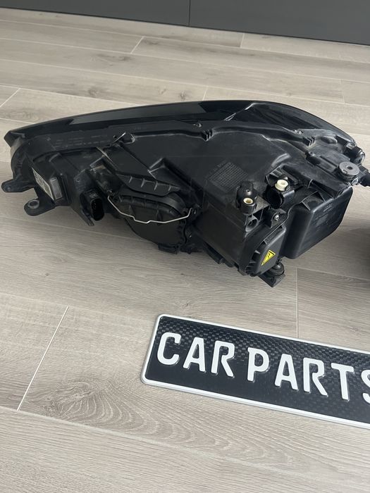 Фарове фар VW Golf Sportsvan Xenon Спортсван Перфектни