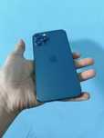 Iphone  12 pro umuman qrlmagan joyi yuq mazza qv ishlatasz