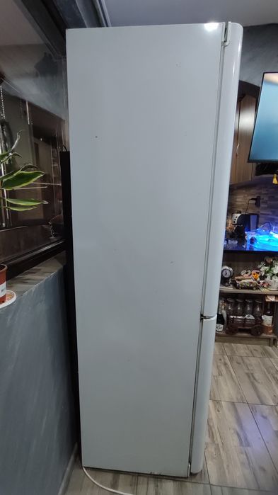 Хладилник с фризер indesit