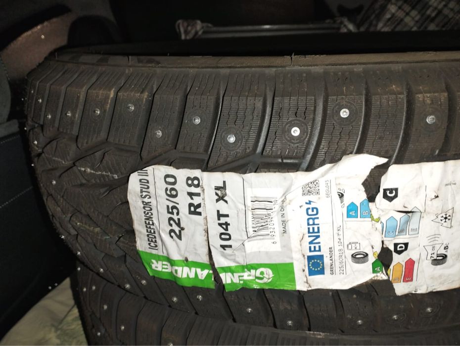 Продаю шины 225/60 R18 новые