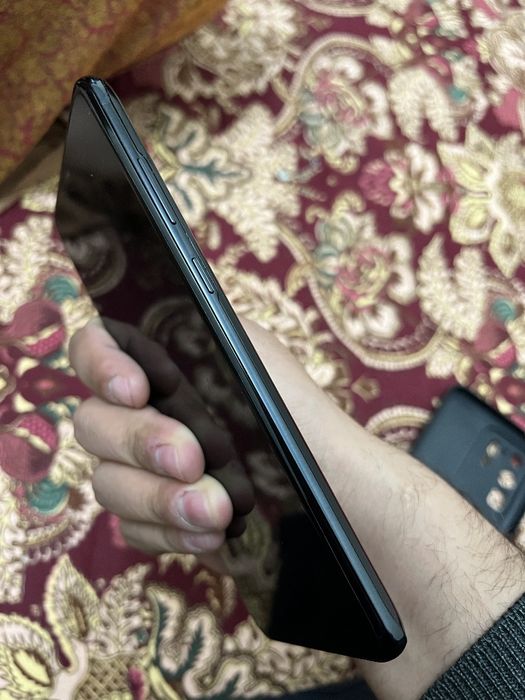 Samsung s 20 ultra sotiladi . 12/256gb