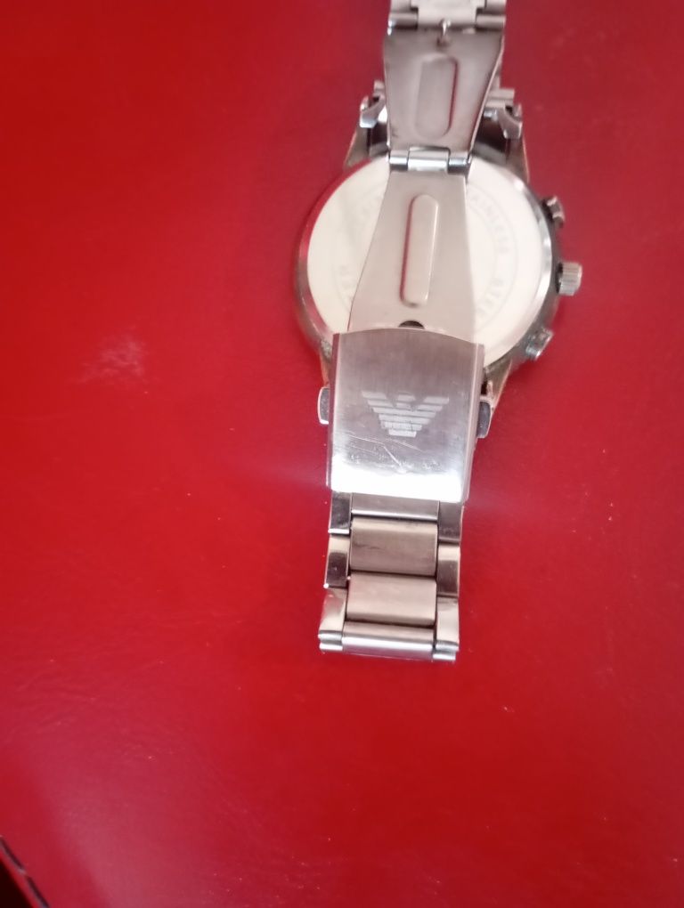 Часовник Emporio Armani