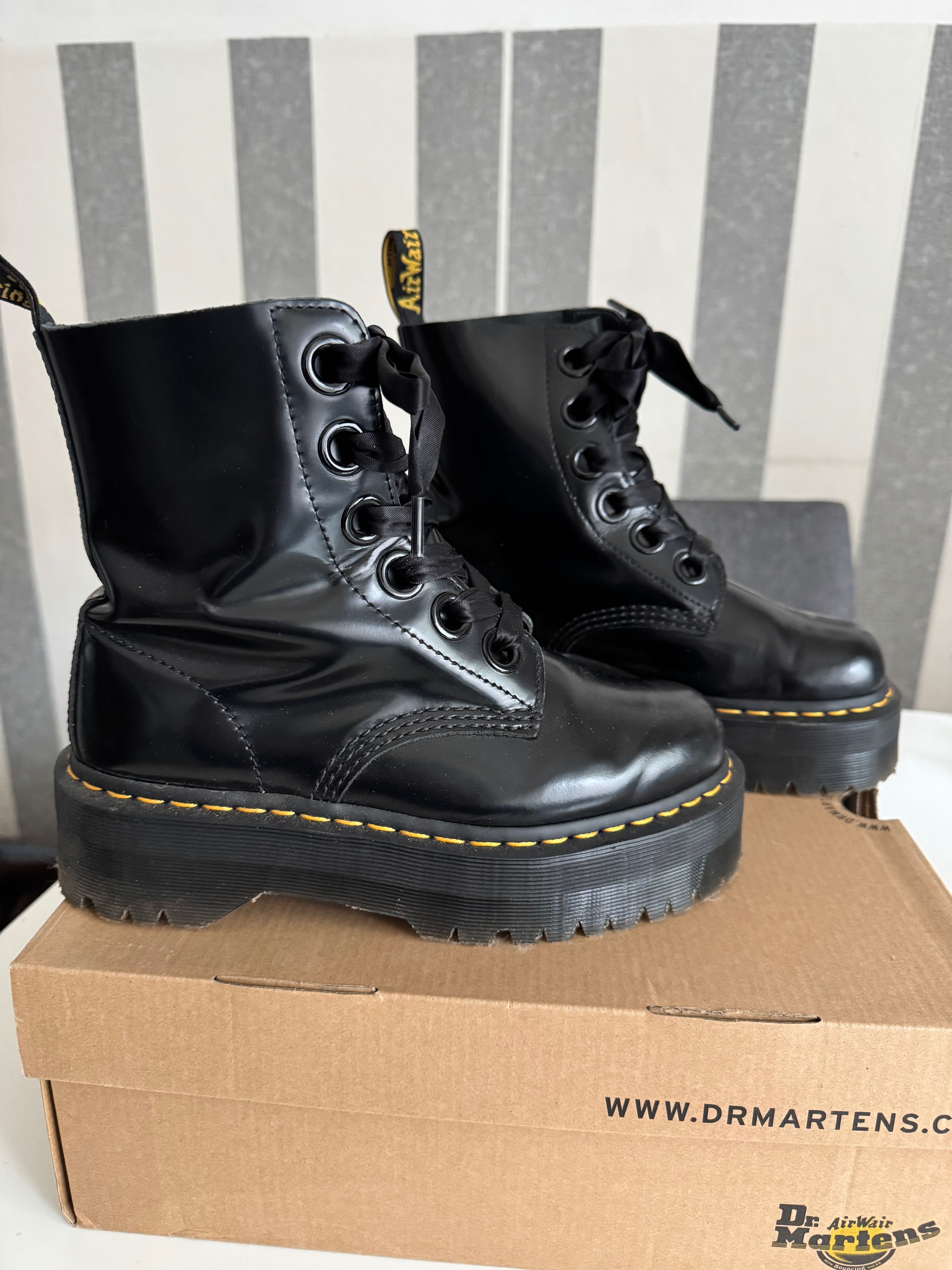 Дамски боти Dr. Martens