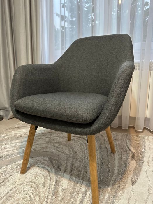 Scaun modern gri