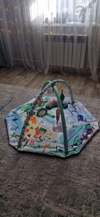 Детский развивающий коврик в отличном состоянии