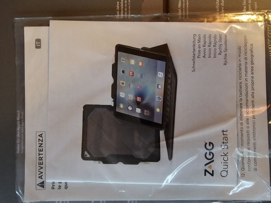 Удароустойчив кейс с отделяща клавиатура Zagg Rugged Messenger Case