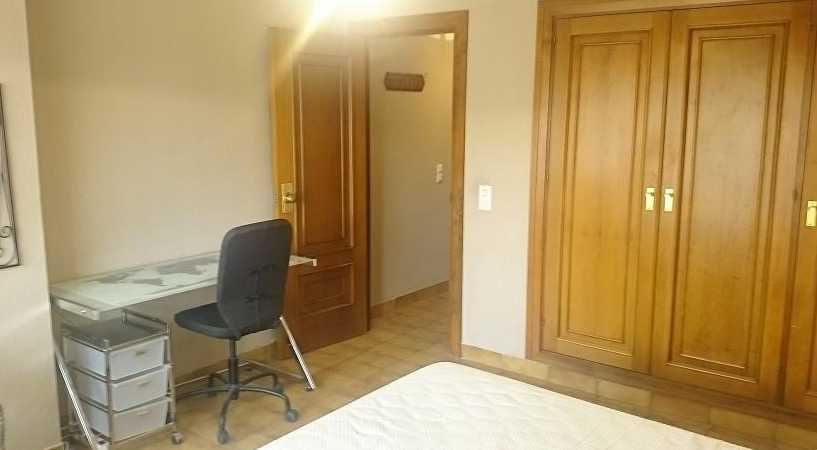 Дава се под наем Тристаен апартамент в Пловдив, Център - 90 кв.м за 331.5 € - Снимка #1