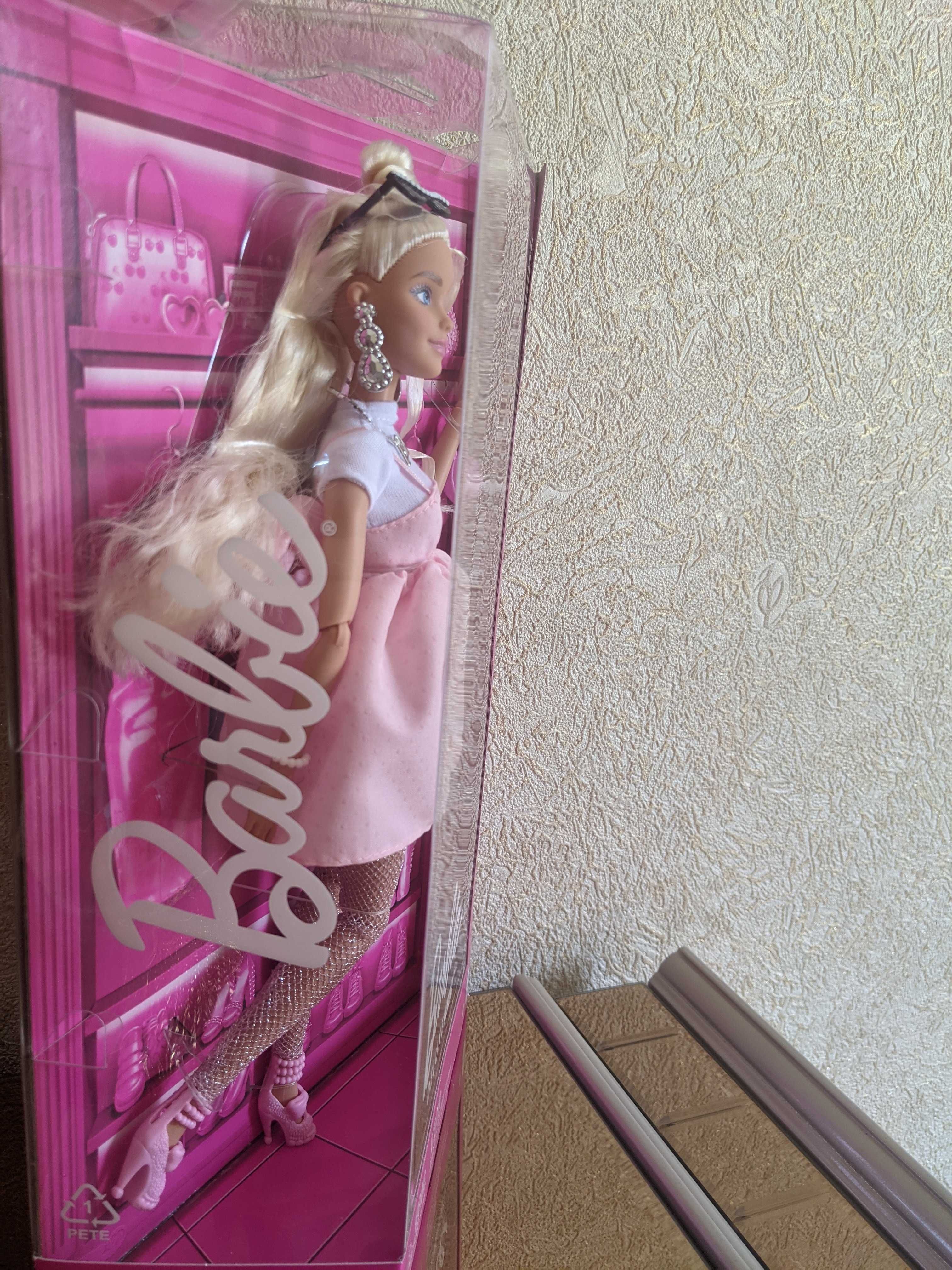 Barbie Deluxe в розовом платье