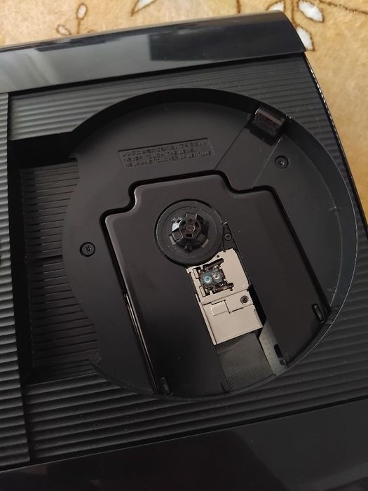 Vând ps3 super slim, dețin bon fiscal