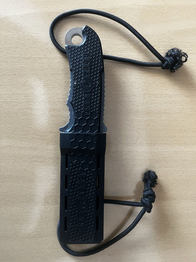 Cutit Aqua Lung, scufundari