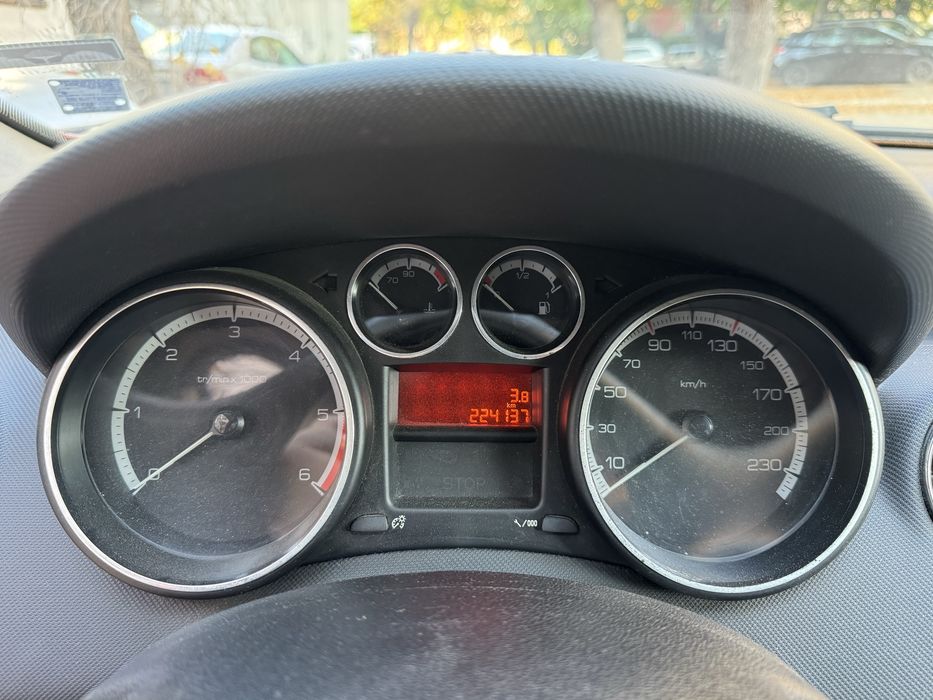 Peugeot 308 1.6 HDI 109кс