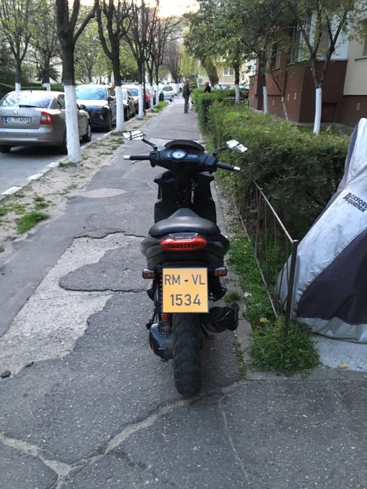 Vand PIAGGIO NRG MC4 din 2005 si cross suzuki rm85