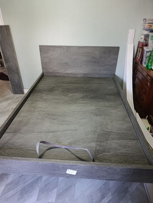 Кровать большого размера