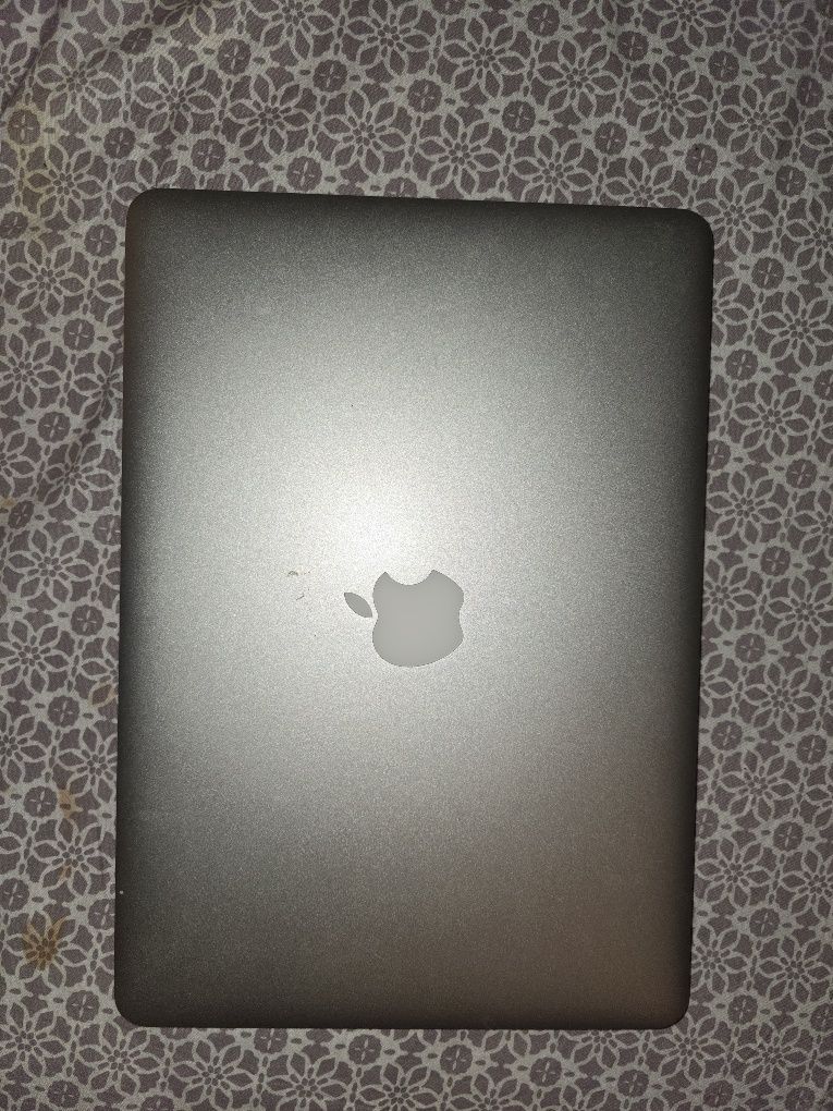 Спешно!!! Apple MacBook Air 13″ 2017, i5 1.8 GHz, 8 GB, HD Graphics