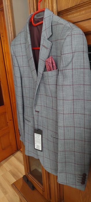 Vand Sacou Gri in Carouri Visinii cu caltuseala visinie.